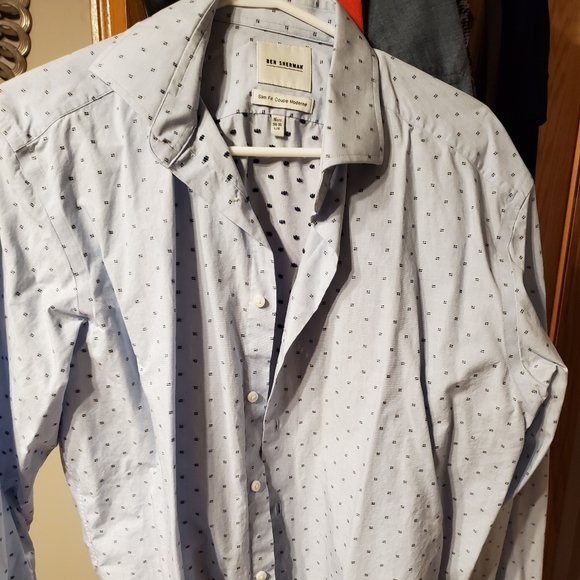 Selling Men'sLarge Shirt for only $15